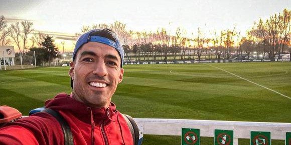 九游体育下载-极短时间生产2万件苏牙球衣 这事只中国人能办到！