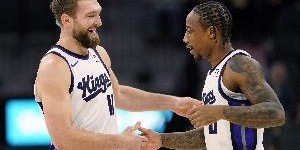 美记：小萨和德罗赞将在休赛期与国王进行艰难的谈话 以决定未来